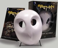 Batman: The Court Of Owls Mask And Book Set (the New 52)