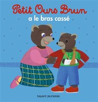 Petit ours brun s'est cassé le bras