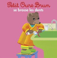 Petit ours brun se brosse les dents
