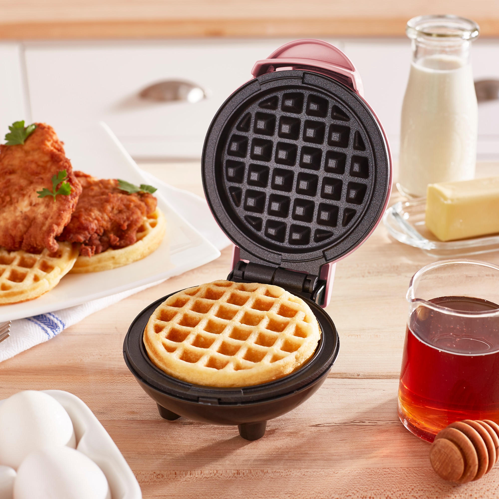 pink mini dash waffle maker