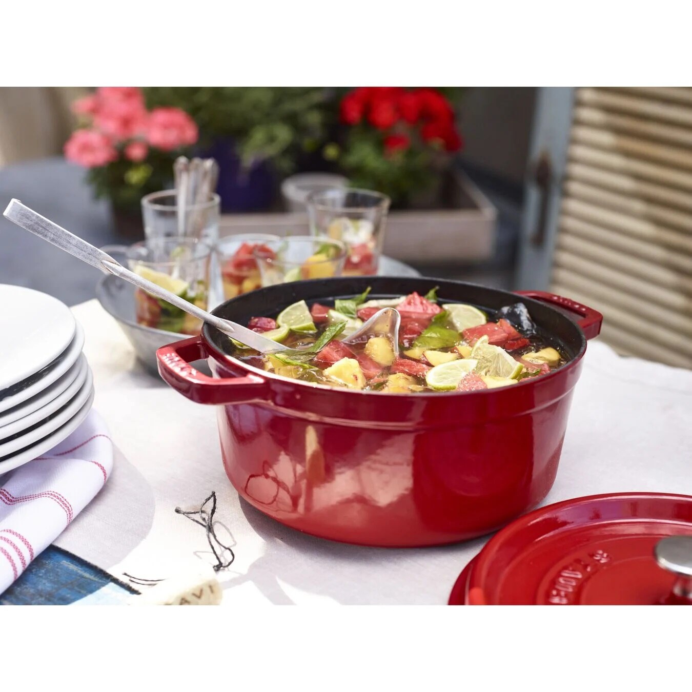 Staub La Cocotte 5.25 l cast iron round Cocotte, cherry