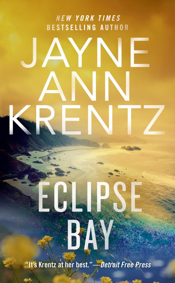 Eclipse Bay by Jayne Ann Krentz, Mass Market Paperback | Indigo Chapters