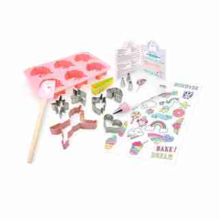 Rainbows and Unicorns Ultimate Unicorn Baking Party