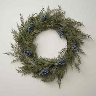 24” CEDAR & BERRY WREATH