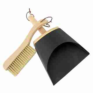 BEECHWOOD BRUSH AND DUSTPAN SET