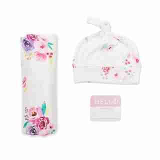 Lulujo Hello World Blanket and Knotted Hat Set Poises Newborn