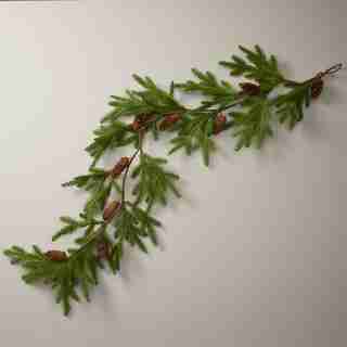 GUIRLANDE DE PIN AVEC POMMES DE PIN NATURELS (152,5 CM)