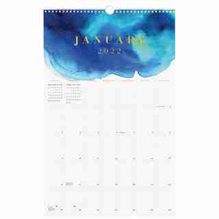 Grand calendrier avec peintures à l’aquarelle