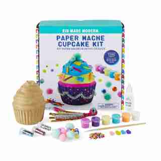 PEIGNEZ VOTRE PROPRE PETIT-GÂTEAU SUR PAPIER MÂCHÉ