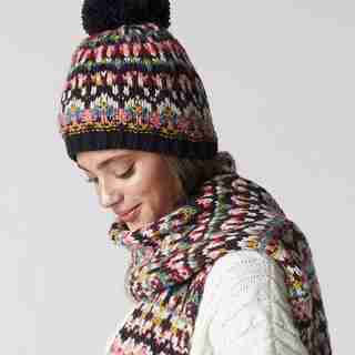 LOVE AND LORE FAB FAIR ISLE POM POM HAT BLACK