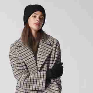 LOVE AND LORE RIBBED BEANIE BLACK