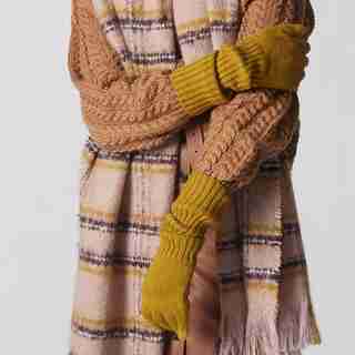LOVE AND LORE RIBBED GLOVE CITRON