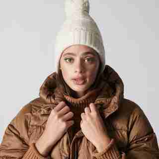 LOVE AND LORE CHEVRON KNIT HAT IVORY