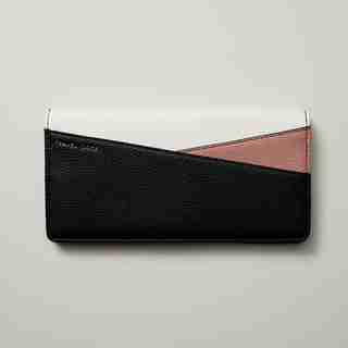 LOVE AND LORE COLOURBLOCK TRAVEL WALLET BLACK ROSE