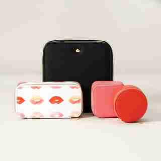 LOVE AND LORE 4-PIECE JEWELRY BOX BLACK KISSES