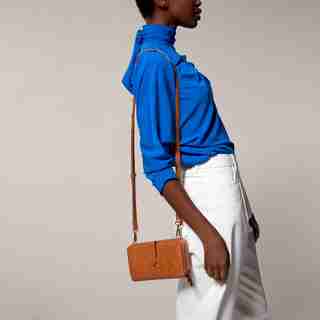 LOVE AND LORE TRAVEL WALLET CROSSBODY BAG SAND LIZARD