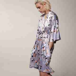 LOVE AND LORE SILKY KIMONO ROBE SECRET GARDEN LAVENDER MEDIUM-LARGE