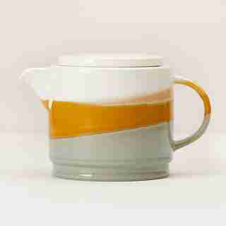 GOLDEN LIGHT DIPPED CERAMIC TEAPOT