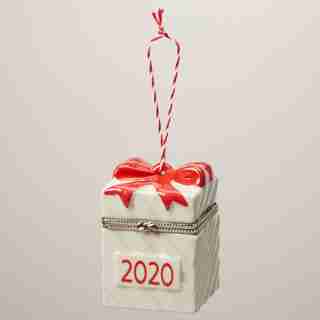OUI HOLIDAY 2020 GIFT BOX TIME-CAPSULE ORNAMENT