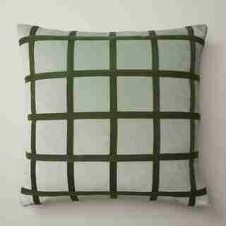 HOUSSE DE COUSSIN BRODÉE – MOTIF QUADRILLÉ, SAUGE (46 CM X 46 CM)