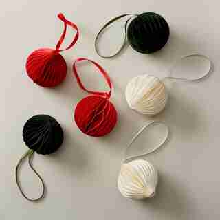 OUI TRADITIONAL PAPER ORNAMENTS SET OF 6