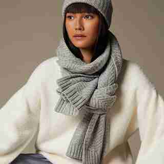 Love AND Lore CHEVRON SCARF HEATHER GREY