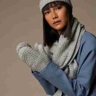 Love And Lore Chevron Mitten Heather Grey