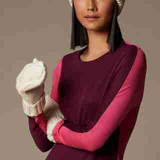 LOVE AND LORE SUSTAINABLE STYLE ECO CABLE KNIT MITTEN IVORY WHITE