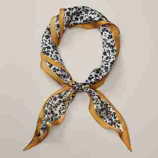 LOVE AND LORE DITSY FLORAL DIAMOND NECKERCHIEF BLACK