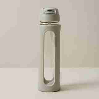 BOUTEILLE EN VERRE AVEC MANCHON EN SILICONE – GRIS