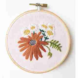 Retro Daisies Embroidery Kit
