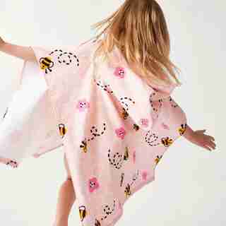 WONDER CO. PONCHO TOWEL BUMBLE BEE