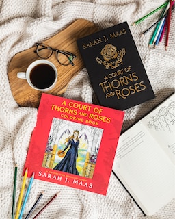 Aperçu du contenu_A Court of Thorns and Roses Coloring Book