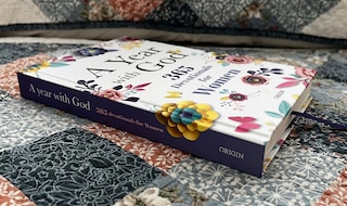 Aperçu du contenu 3_A Year With God: 365 Devotionals for Women