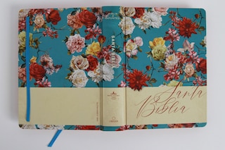 Sample content 5_Biblia de Apuntes RVR 1960 Tapa dura, Azul celeste con flores (Edición cantos pintados) / Spanish Journaling Bible RVR 1960 Hardcover Light Blue with Flowers