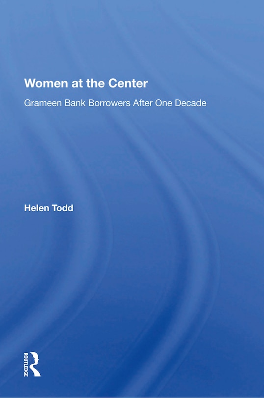 Couverture_Women At The Center