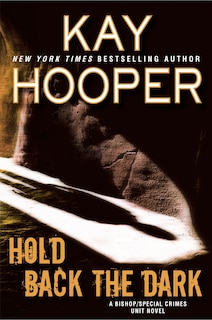 Couverture_Hold Back The Dark