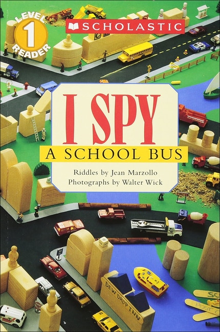 Front cover_I Spy a School Bus