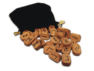 Front cover_Wooden Runes