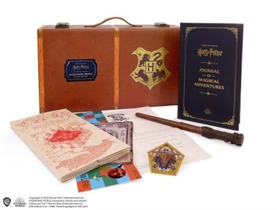 Front cover_Harry Potter: Hogwarts Trunk Collectible Set