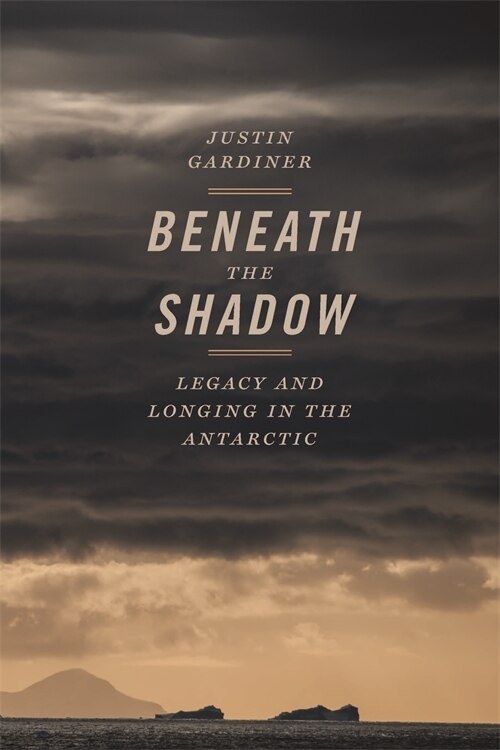 Couverture_Beneath the Shadow
