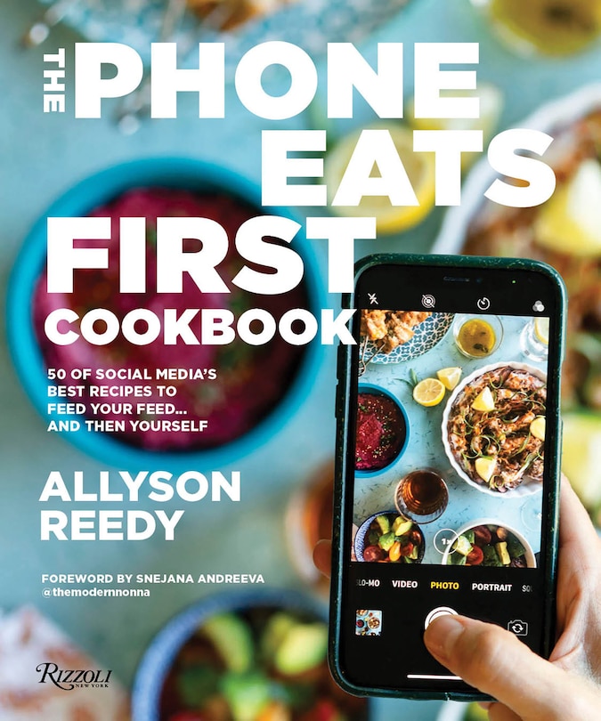 Couverture_The Phone Eats First Cookbook