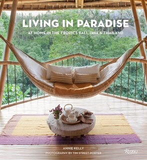 Couverture_Living In Paradise