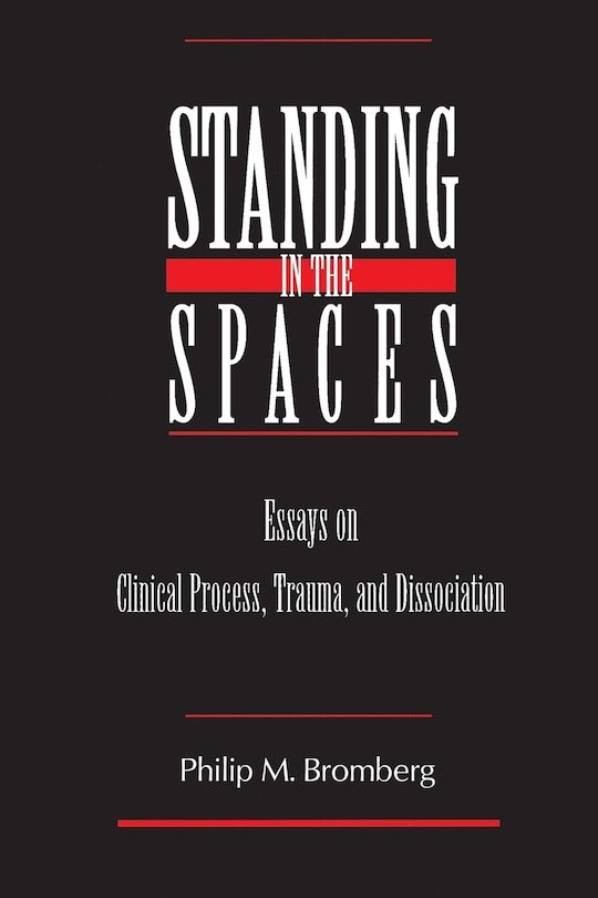 Couverture_Standing in the Spaces