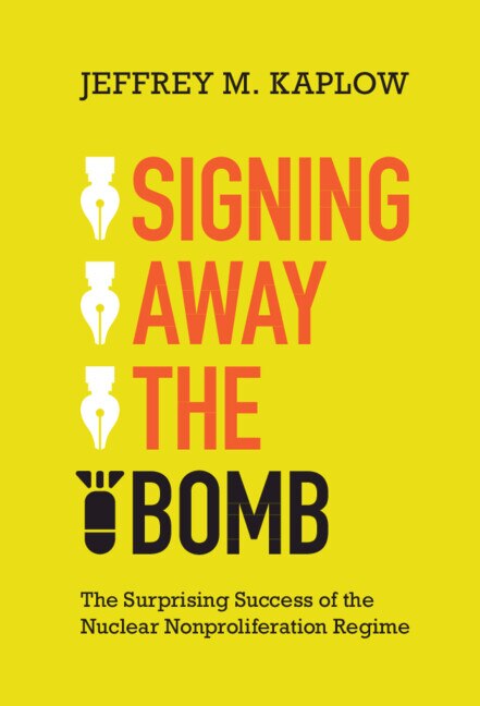 Couverture_Signing Away the Bomb