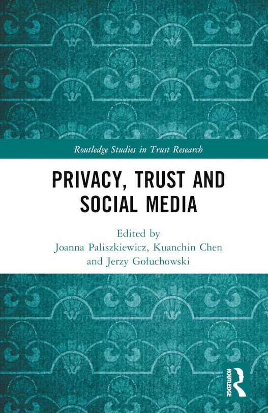 Couverture_Privacy, Trust and Social Media