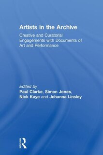 Couverture_Artists In The Archive