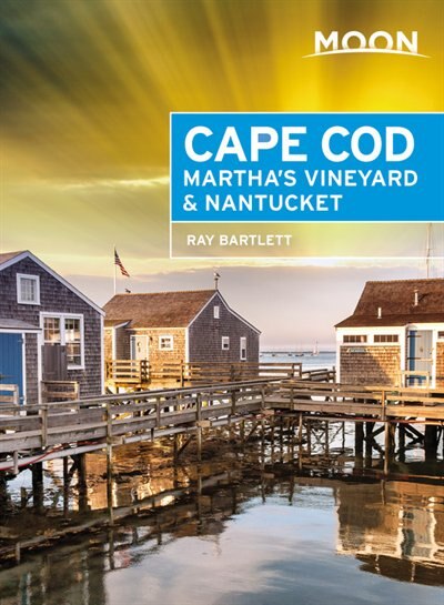 Front cover_Moon Cape Cod, Martha's Vineyard & Nantucket