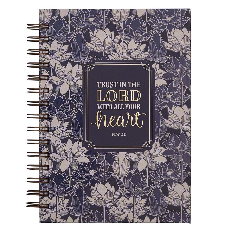 Couverture_Christian Art Gifts Journal w/Scripture Trust in the Lord Navy Floral 192 Ruled Pages, Large Hardcover Notebook, Wire Bound