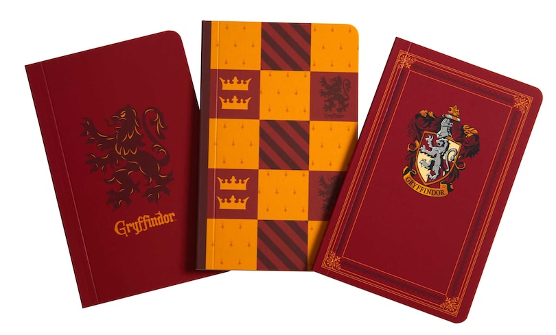 Front cover_Harry Potter: Gryffindor Pocket Notebook Collection (set Of 3)